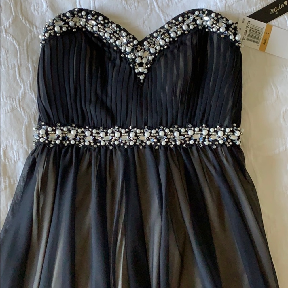 Nordstrom BRAND NEW PROM DRESS!!! Size 3